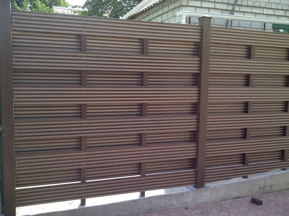 Забор из древесно полимерного композита фото